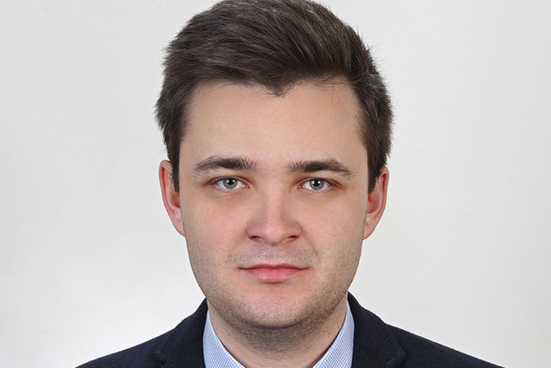 Kamil Matuszczyk przygotował raport z badań "Cztery pokolenia w jednej firmie. Źródło konfliktu czy wulkan wiedzy?".