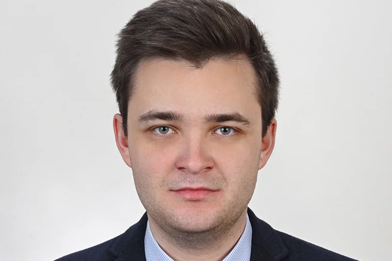 Kamil Matuszczyk przygotował raport z badań "Cztery pokolenia w jednej firmie. Źródło konfliktu czy wulkan wiedzy?".