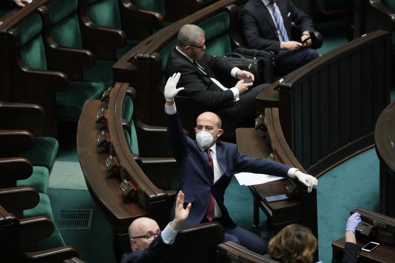 Sejm głosował nad poprawkami Senatu ws. tarczy antykryzysowej 2.0.