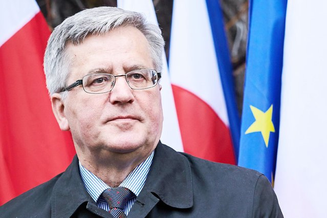 Bronisław Komorowski krytykuje obecnego prezydenta.