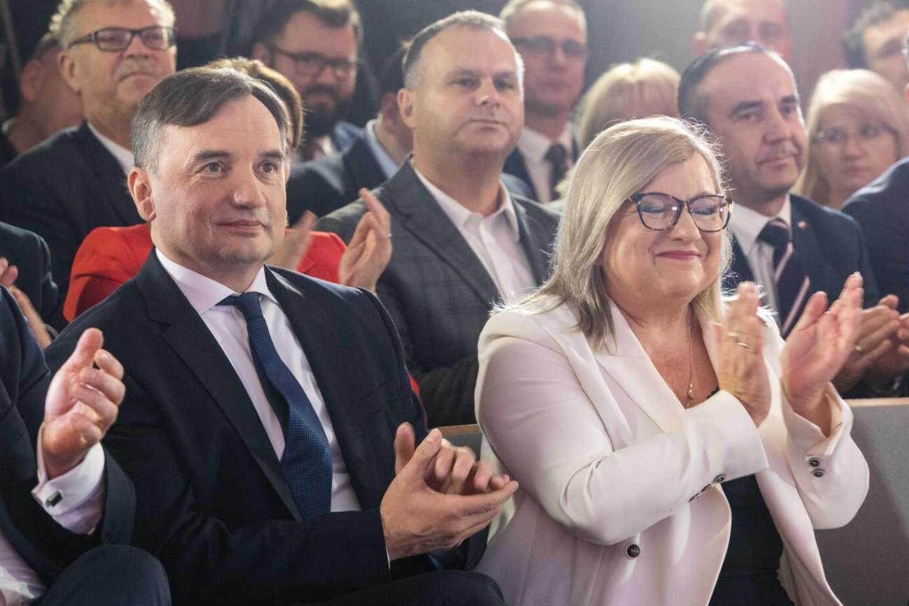 Zbigniew Ziobro bardzo walczy. Modlimy się za niego - mówi Beata Kempa