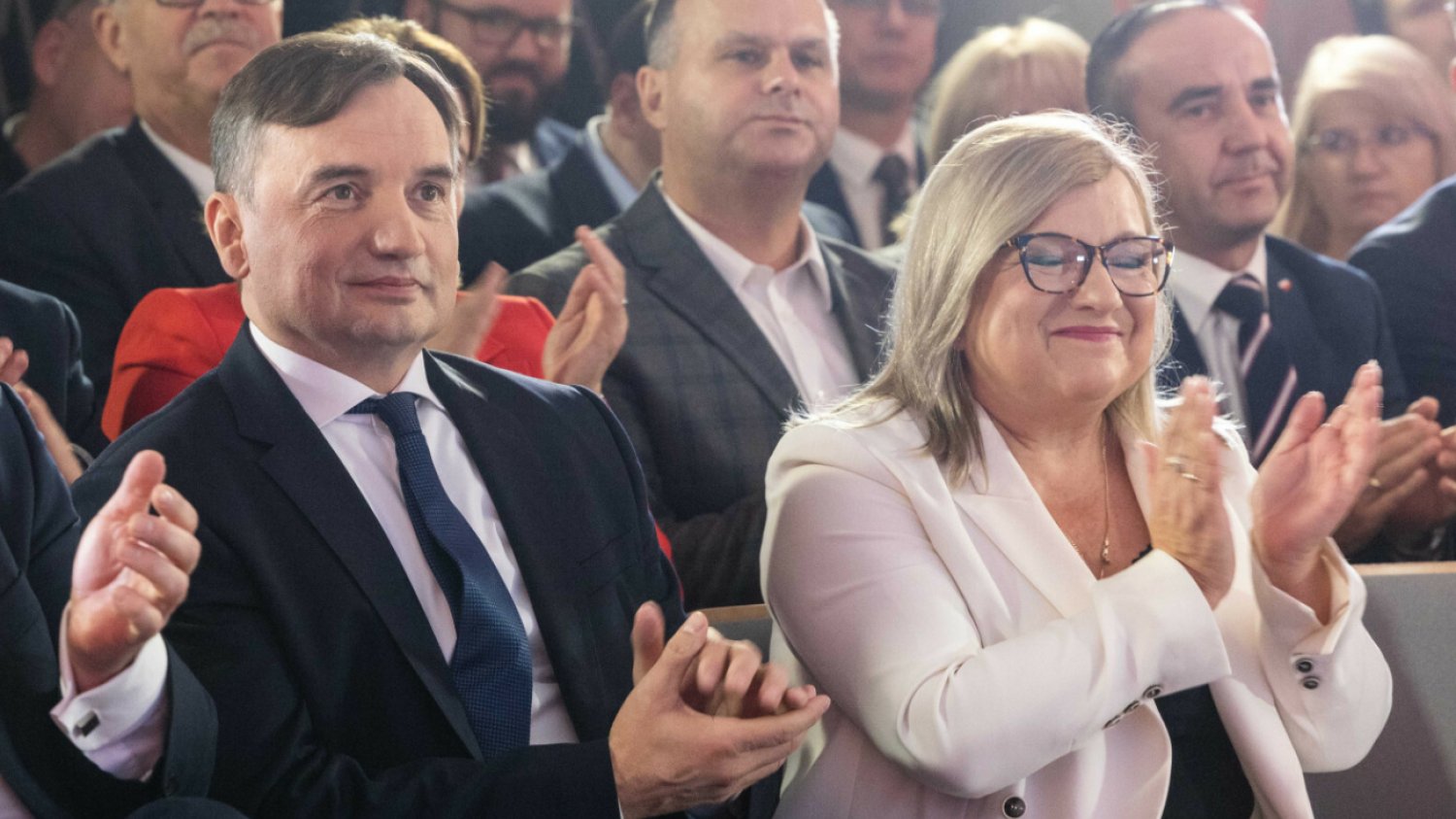 Choroba Zbigniewa Ziobry. Beata Kempa podaje najnowsze informacje Zbigniew Ziobro bardzo walczy. Modlimy się za niego - mówi Beata Kempa