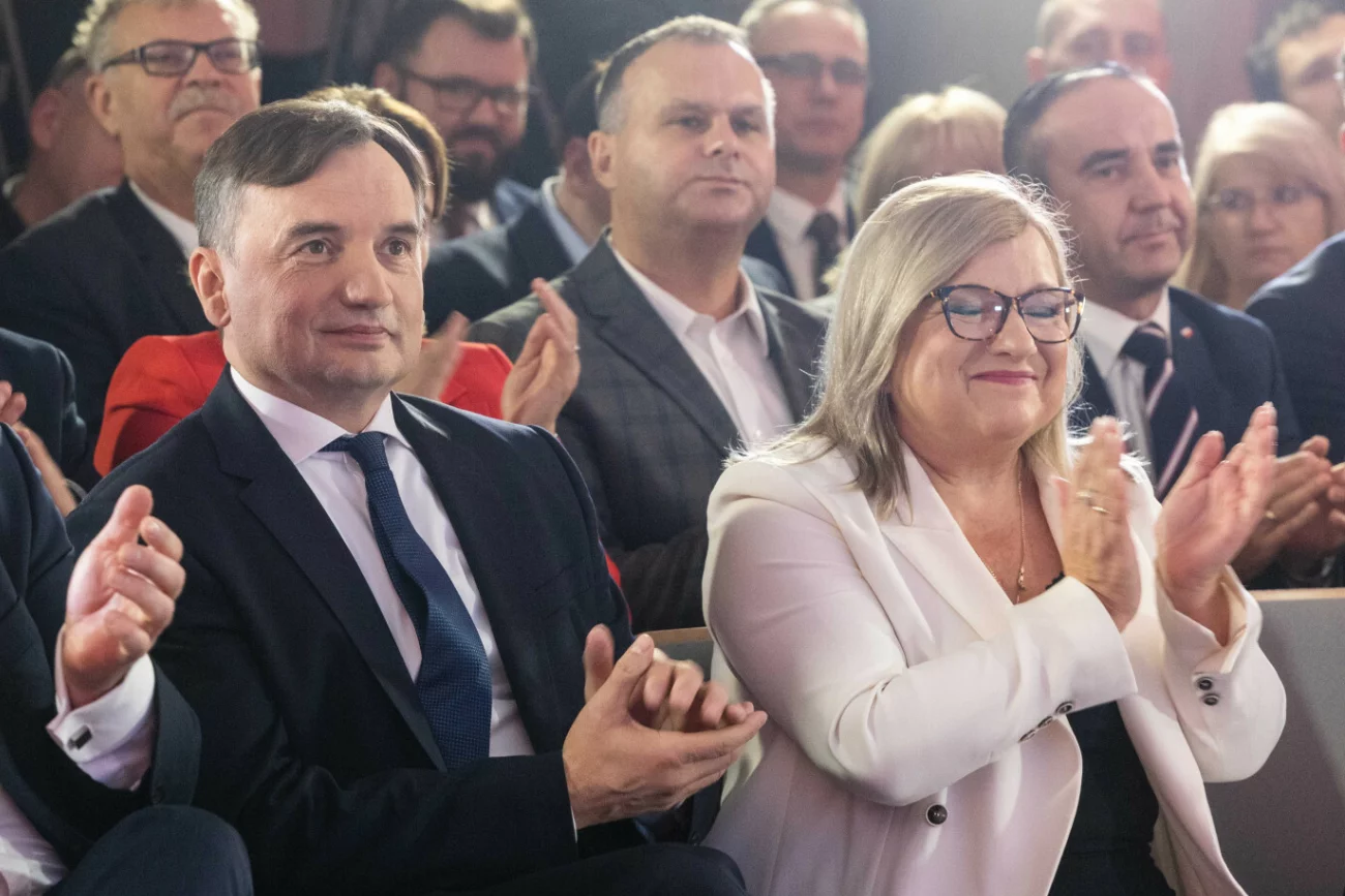 Zbigniew Ziobro bardzo walczy. Modlimy się za niego - mówi Beata Kempa