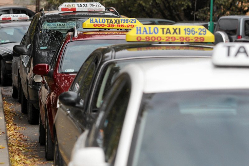 Postój taksówek w Lublinie. Zdjęcie jest tylko ilustracją.