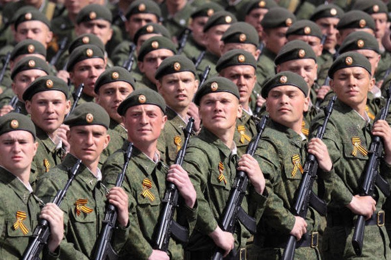 Rosja w dalszym ciągu ma żołnierzy przy granicy z Ukrainą.