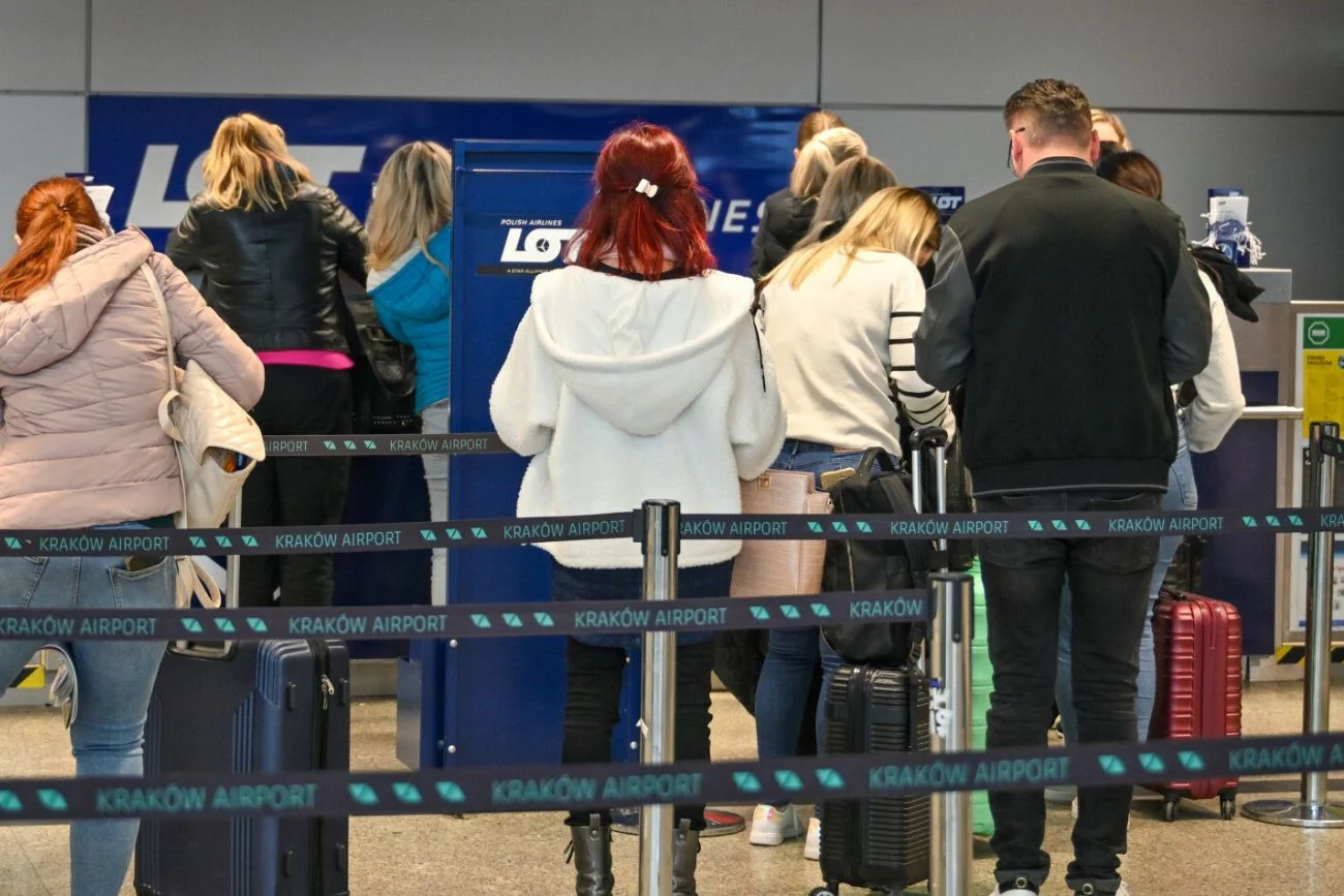 Pasażerowie na lotnisku w Krakowie Lotnisko w Krakowie