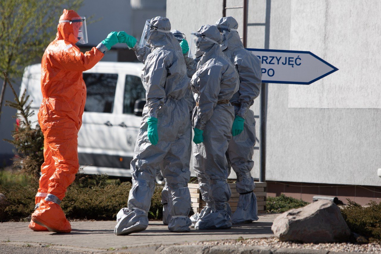 Łącznie liczba zdiagnozowanych przypadków zakażenia koronawirusem wynosi 22 600, z czego 1030 osob zmarło. To stan na 28 maja godz. 10.