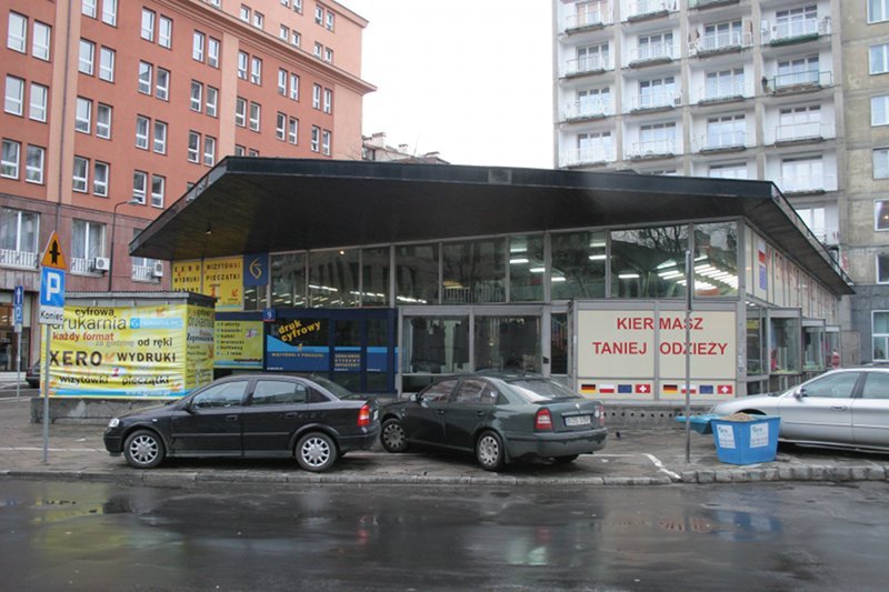 Modernistyczny pawilon Chemii przed wyburzeniem, Warszawa