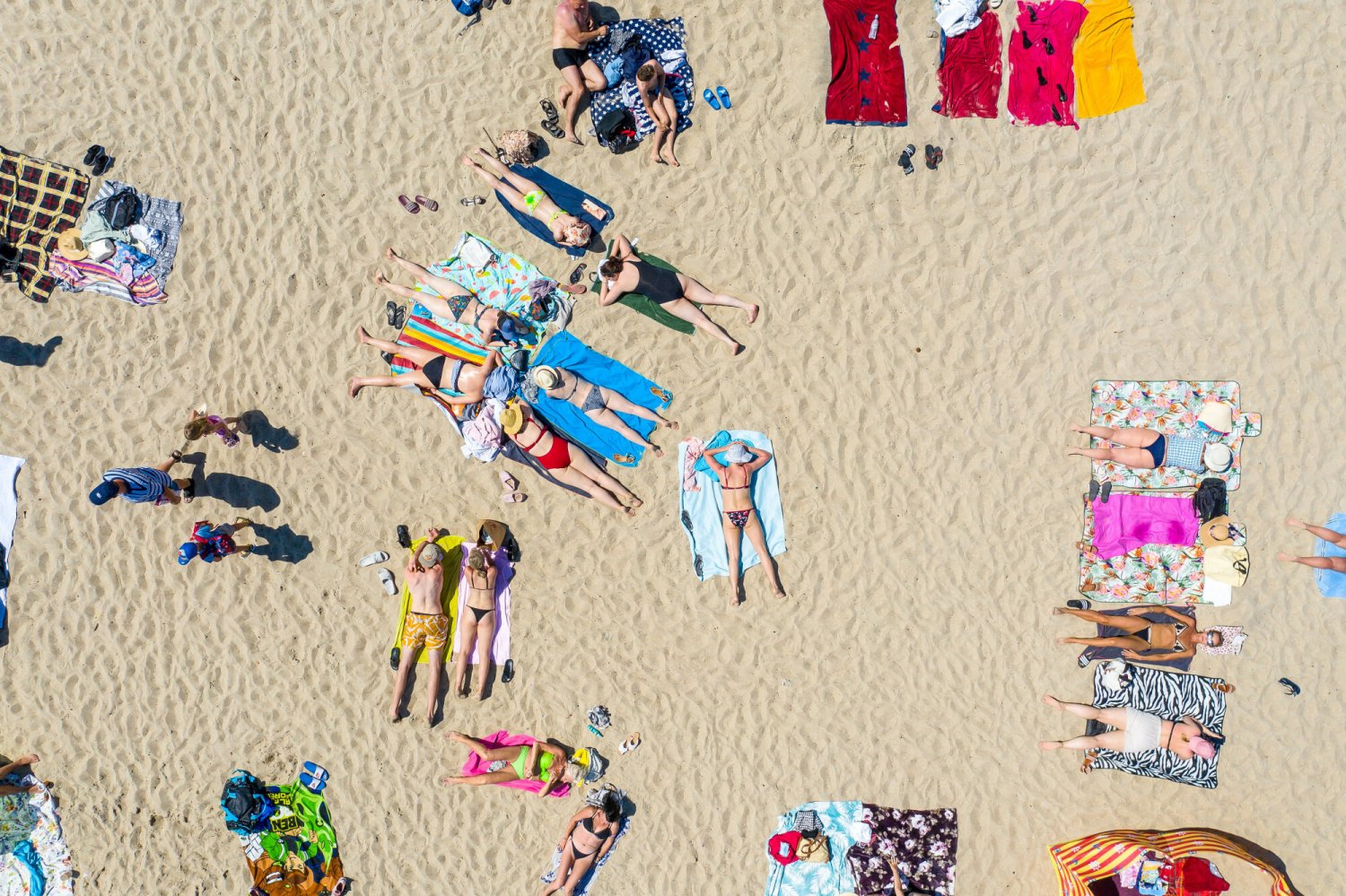 Dlaczego na polskiej plaży wciąż nie można opalać się topless?