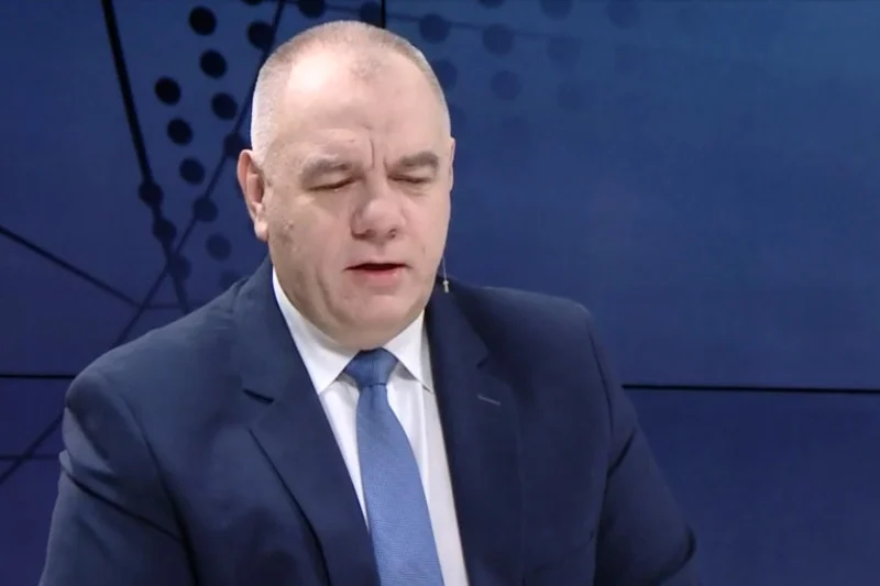 Jacek Sasin przekonuje, że materiał BBC o niszczeniu demokracji i praworządności w Polsce położy się cieniem na renomie stacji.