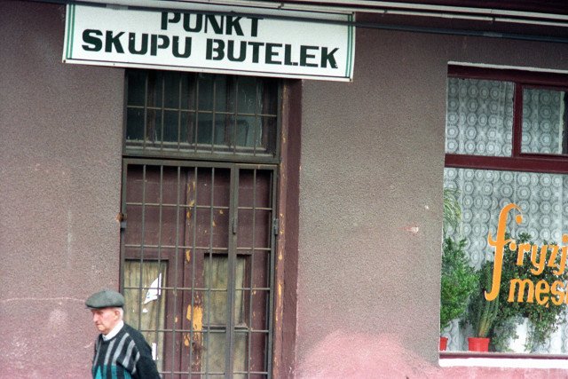 Dziś takich przybytków szukać ze świecą. A może ten biznes czeka jeszcze świetlana przyszłość?