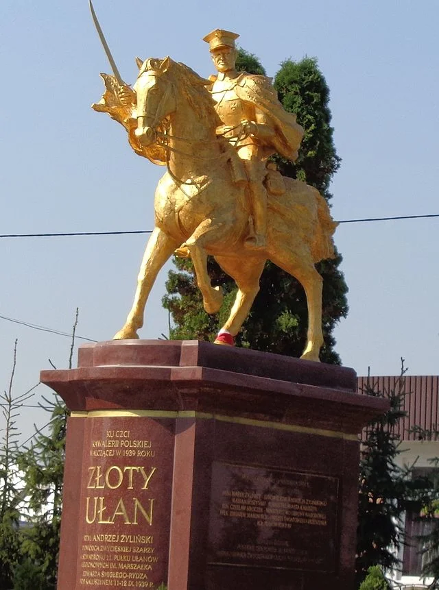 Pomnik Złotego Ułana w Kałuszynie.