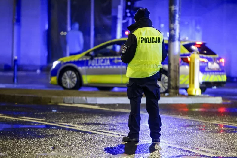 Warszawska policja odnalazła dwie zaginione dziewczynki z Pragi Północ. Są całe i zdrowe Warszawska policja odnalazła dwie zaginione dziewczynki z Pragi Północ. Są całe i zdrowe