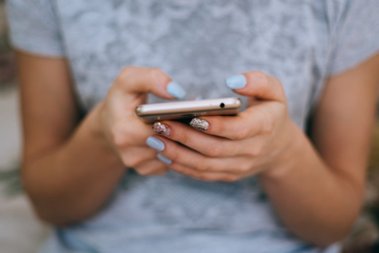 Oszust z serwisu aukcyjnego oszukiwał metodą na BLIK. Podawał się za właściciela sklepu z elektroniką.