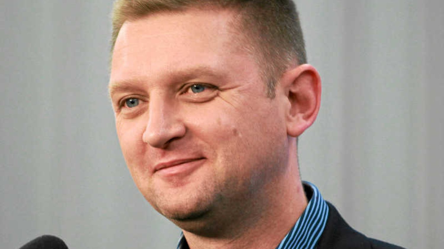 Andrzej Rozenek w "Bez autoryzacji" mówi: W Polsce wszystko, co dobre po '89 roku, zawdzięczamy wejściu do UE lub NATO