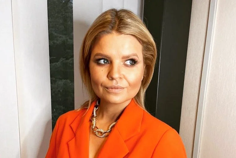 Dziennikarka TVP Marta Manowska w telewizji zawsze jest nienagannie ubrana i umalowana. A jak się nosi po domu?