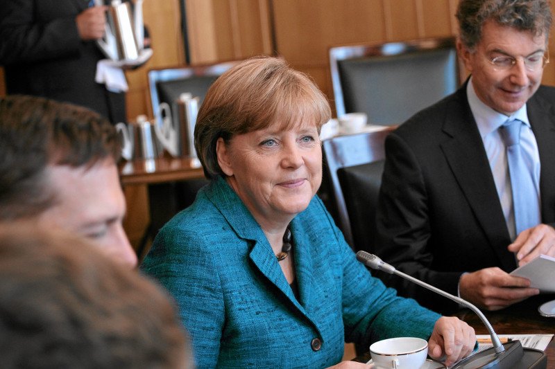 "Merkel nie potrafiła przyzwoicie jeść za pomocą noża i widelca". Helmut Kohl w ostrych słowach o kanclerz Niemiec