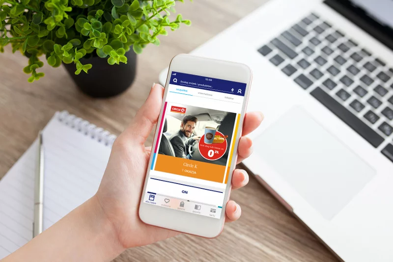 Goodie to bezpłatna aplikacja mobilna oraz strona internetowa, w której znajdziemy kupony, zniżki, promocje, wyprzedaże oraz kody rabatowe. Od 25 czerwca do 25 lipca można dzięki niej otrzymać darmowy poczęstunek: hot-doga i kawę stacjach paliw Circle K