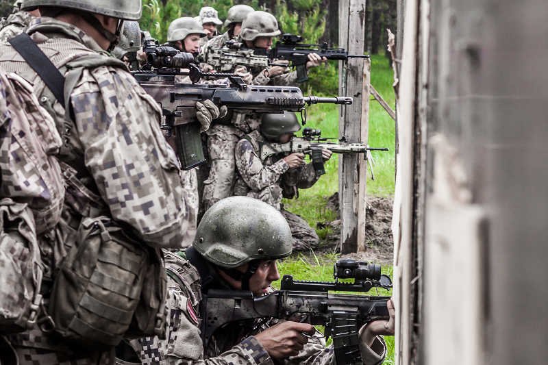 [url=http://shutr.bz/1f9I139]Navy SEALs[/url] zaatakowali terrorystów w Somalii i Libii.