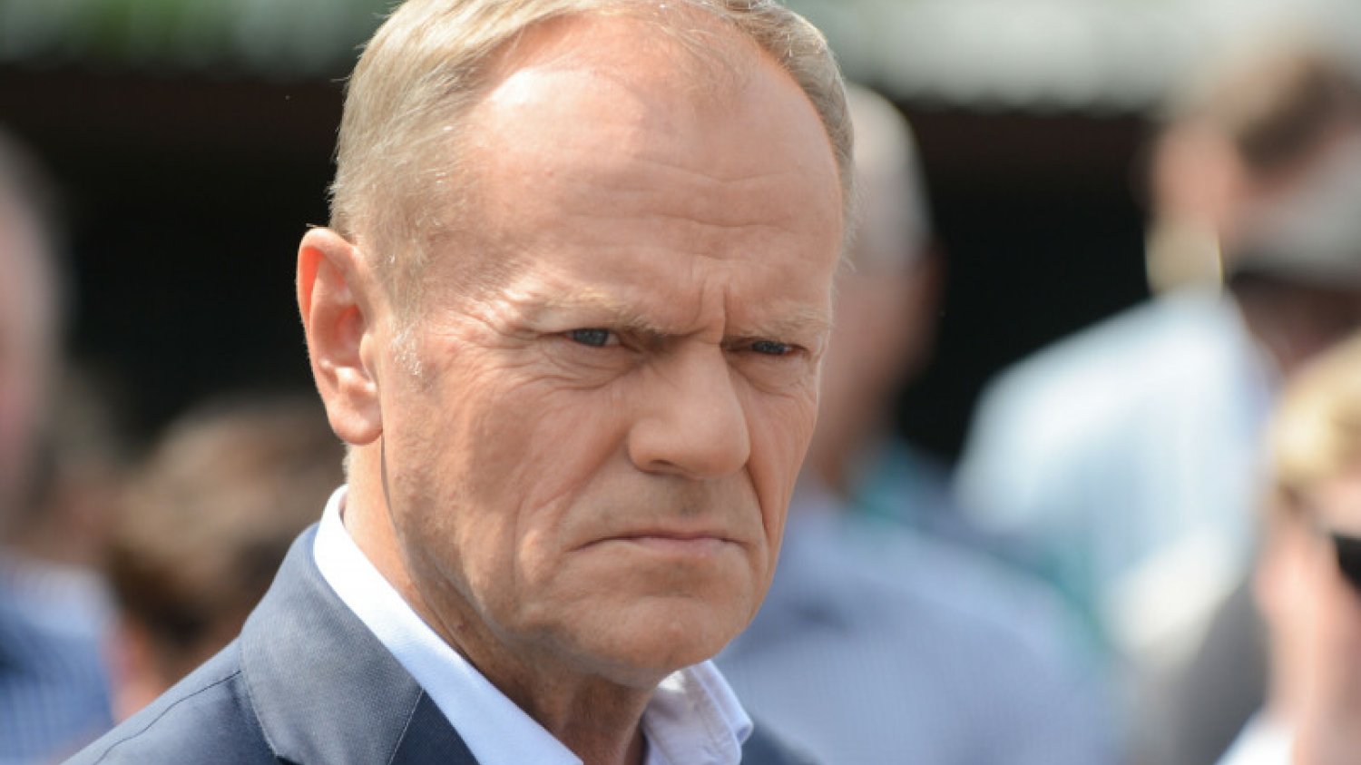 Donald Tusk: "Sprzedaż MOL-owi, polskich stacji benzynowych dyskwalifikuje i premiera, i pana Obajtka"