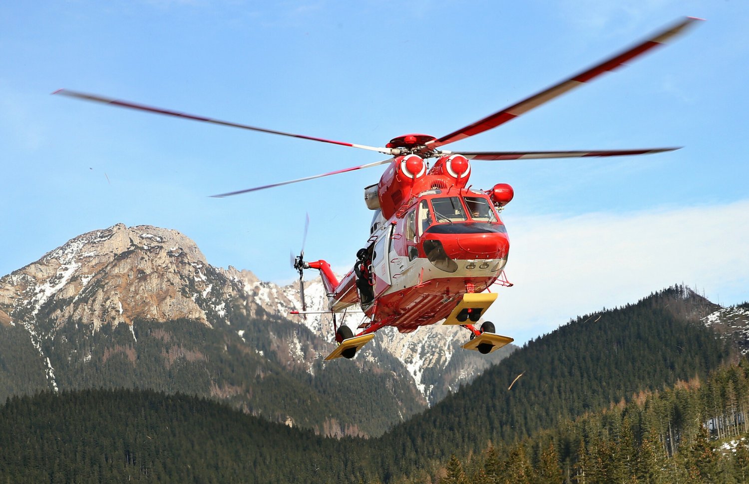 Tragedia na trasie Homole-Wysoka. Turysta stracił przytomność, nie udało się go uratować.