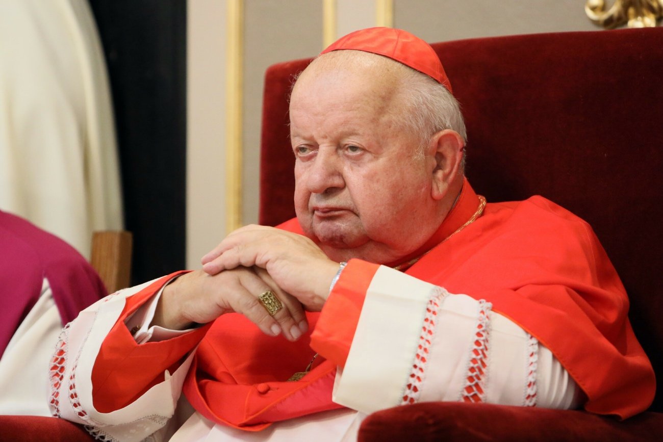 Dziwisz wezwany przed komisję ds. pedofilii. Przesłuchanie ma odbyć się w lutym 2025 roku.