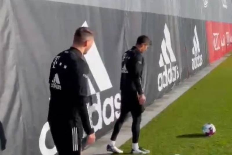 Twitter: popis Lewandowskiego na treningu Bayernu.