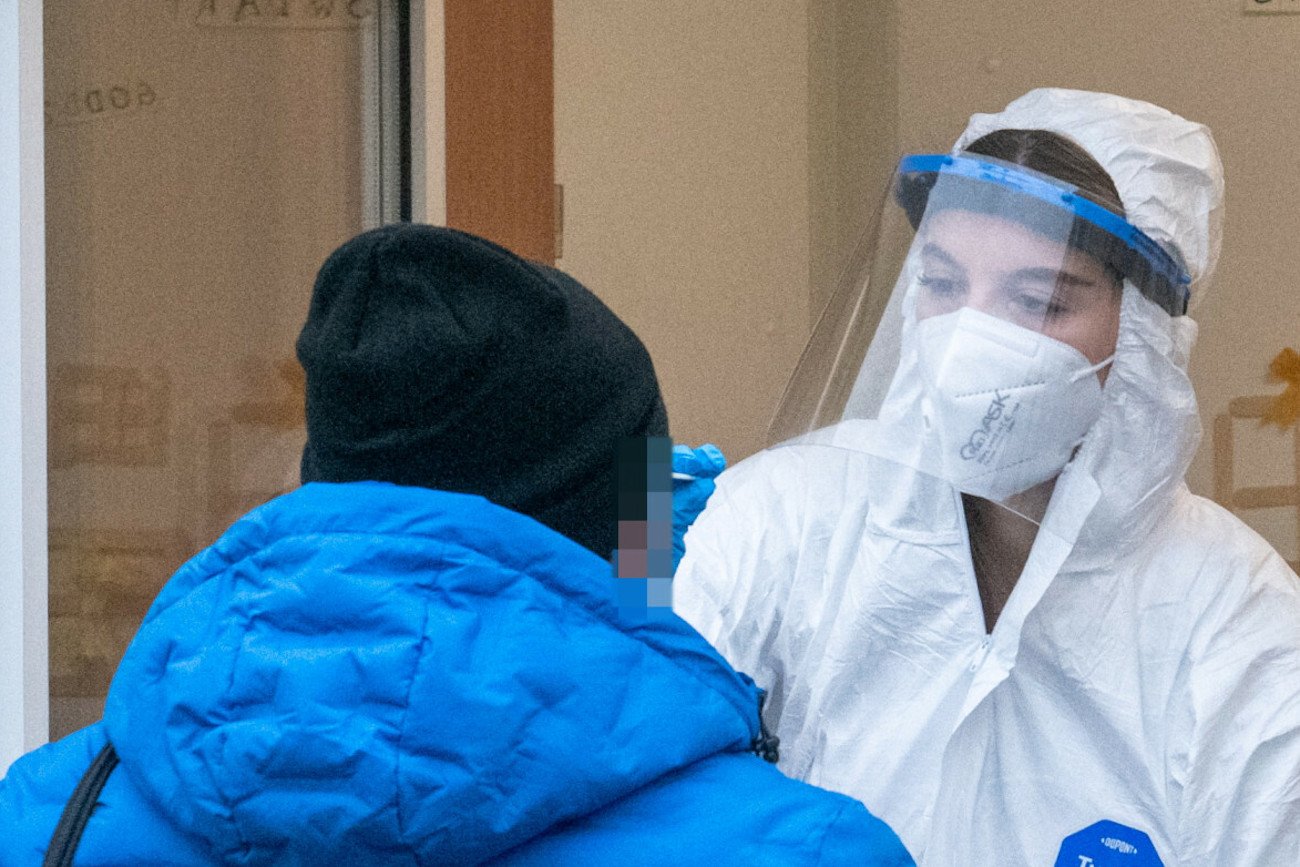 37 aptek wykonuje na ten moment testy w kierunku koronawirusa.