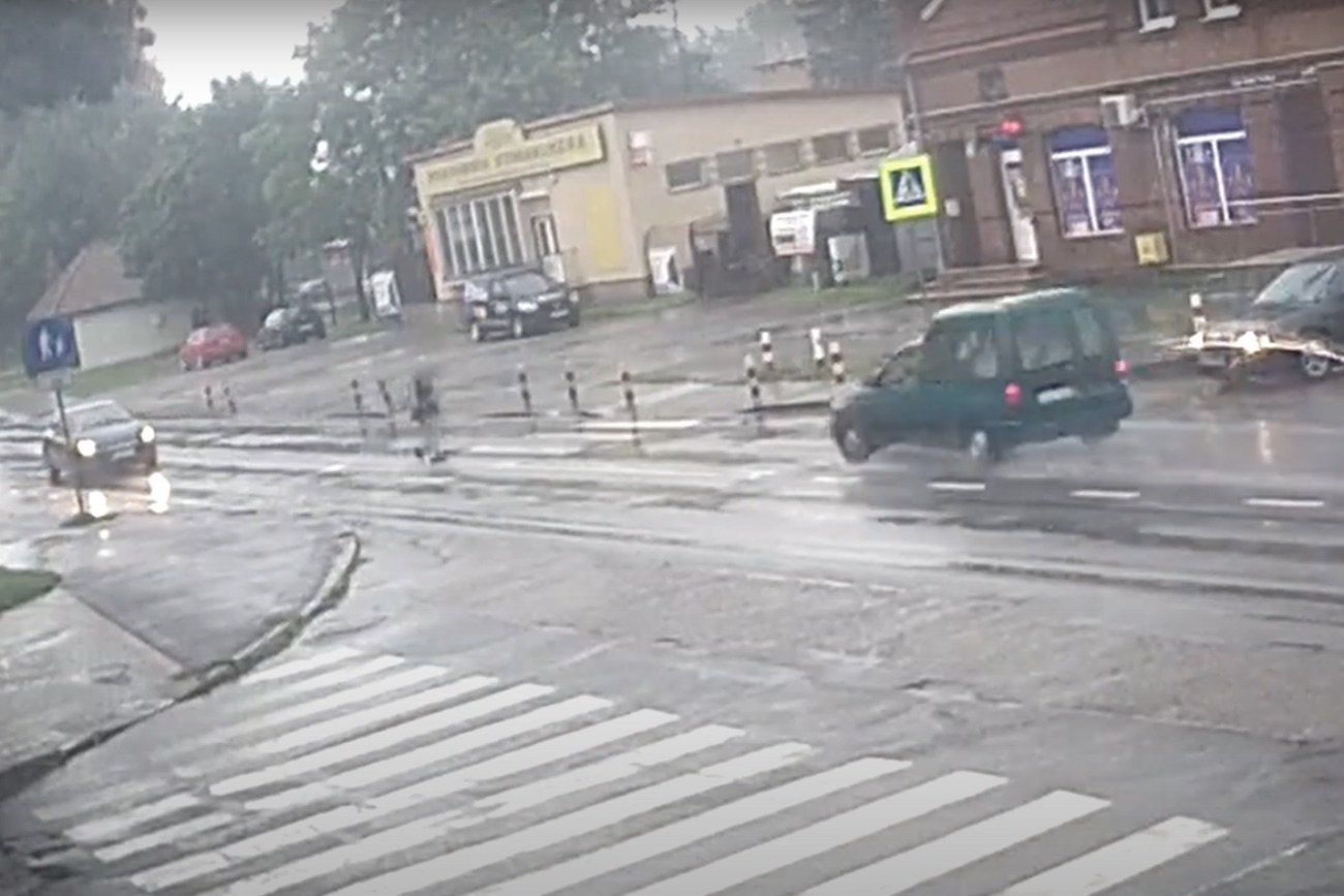 74-latka potrąciła na pasach nastoletnią dziewczynę