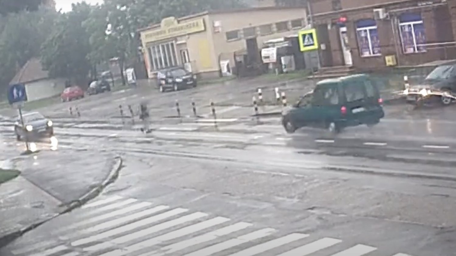 74-latka potrąciła na pasach nastoletnią dziewczynę