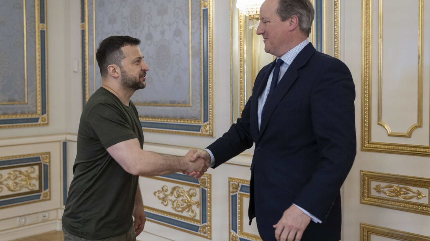 David Cameron obiecuje 3 mld funtów Ukrainie. I zgadza się na ataki w Rosji