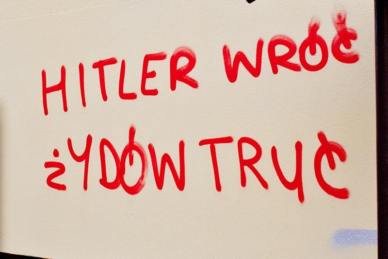 Kibole z Krakowa tęsknią za... Adolfem Hitlerem. Nic dziwnego, skoro oswajają go prawicowi publicyści.