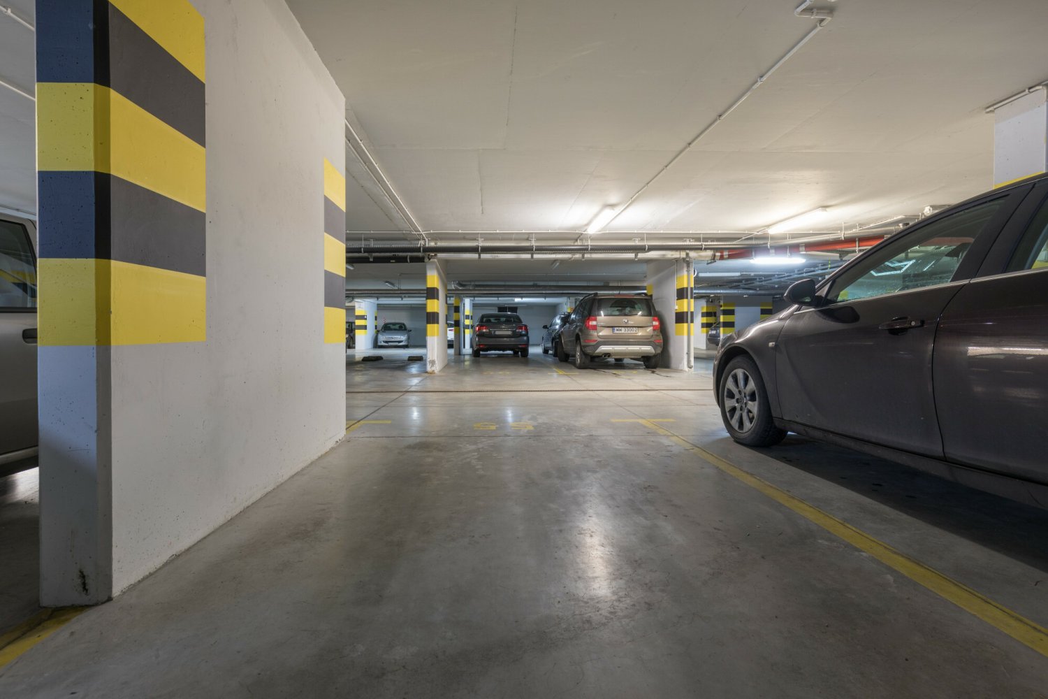 We Wrocławiu miejsca postojowe na osiedlach to żyła złota.