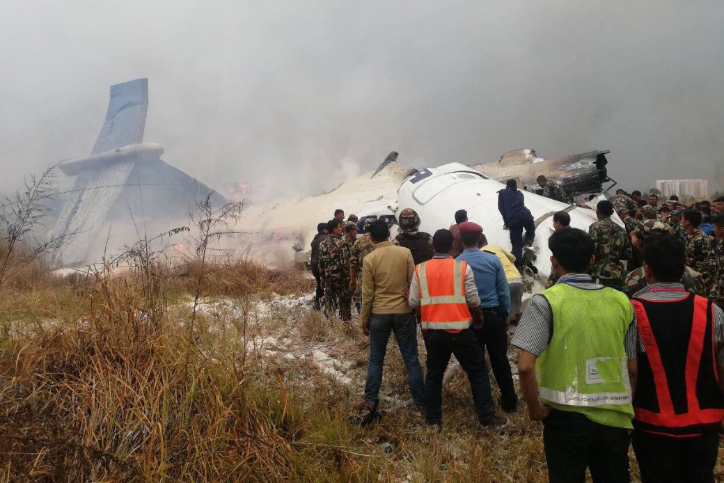 Samolot linii US-Bangla z Bangladeszu rozbił się podczas lądowania na lotnisku w Katmandu