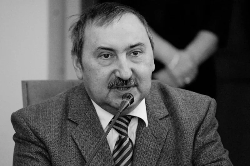 Prof. Bogusław Banaszak nie żyje. Zmarł na zawał serca na pokładzie samolotu.