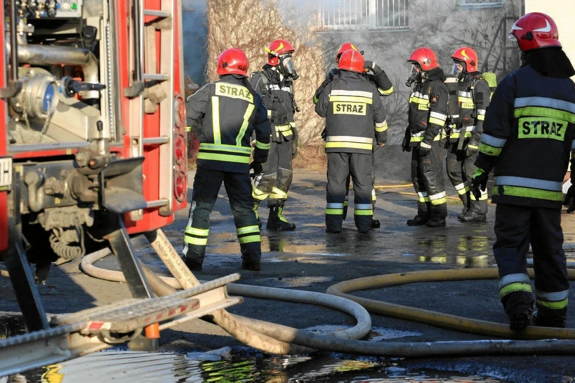 Kłęby dymu nad Warszawą. Pożar w okolicy lotniska Chopina