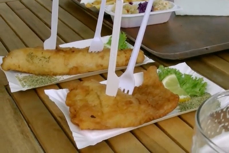 Świeży dorsz w smażalni? "Moim zdaniem to niemożliwe" - mówi szczerze właściciel kutra i sklepu firmowego