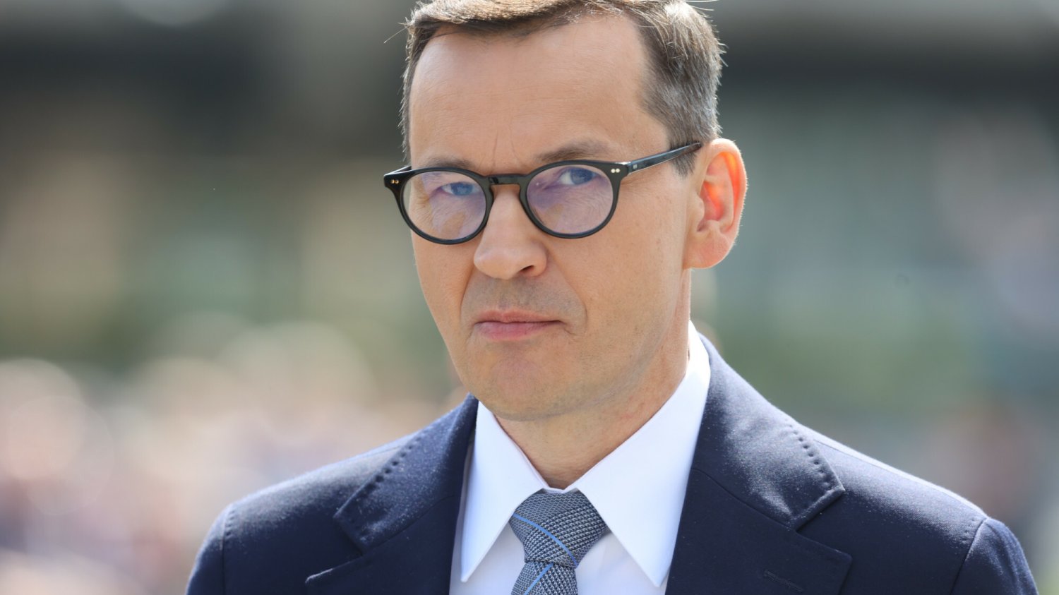 Mateusz Morawiecki uderzył memem w Tuska po słowach Manfreda Webera.
