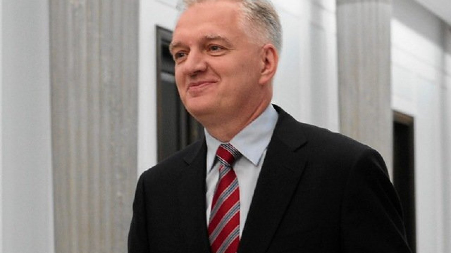 Jarosław Gowin zdaje się być niezwykle zadowolony i dumny z tego, że najpierw razem z PiS zagłosował za przejęciem partyjnej kontroli nad Sądem Najwyższym, potem nagle poparł weto prezydenta Andrzeja Dudy.