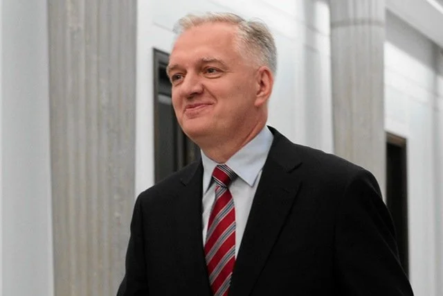 Jarosław Gowin zdaje się być niezwykle zadowolony i dumny z tego, że najpierw razem z PiS zagłosował za przejęciem partyjnej kontroli nad Sądem Najwyższym, potem nagle poparł weto prezydenta Andrzeja Dudy.