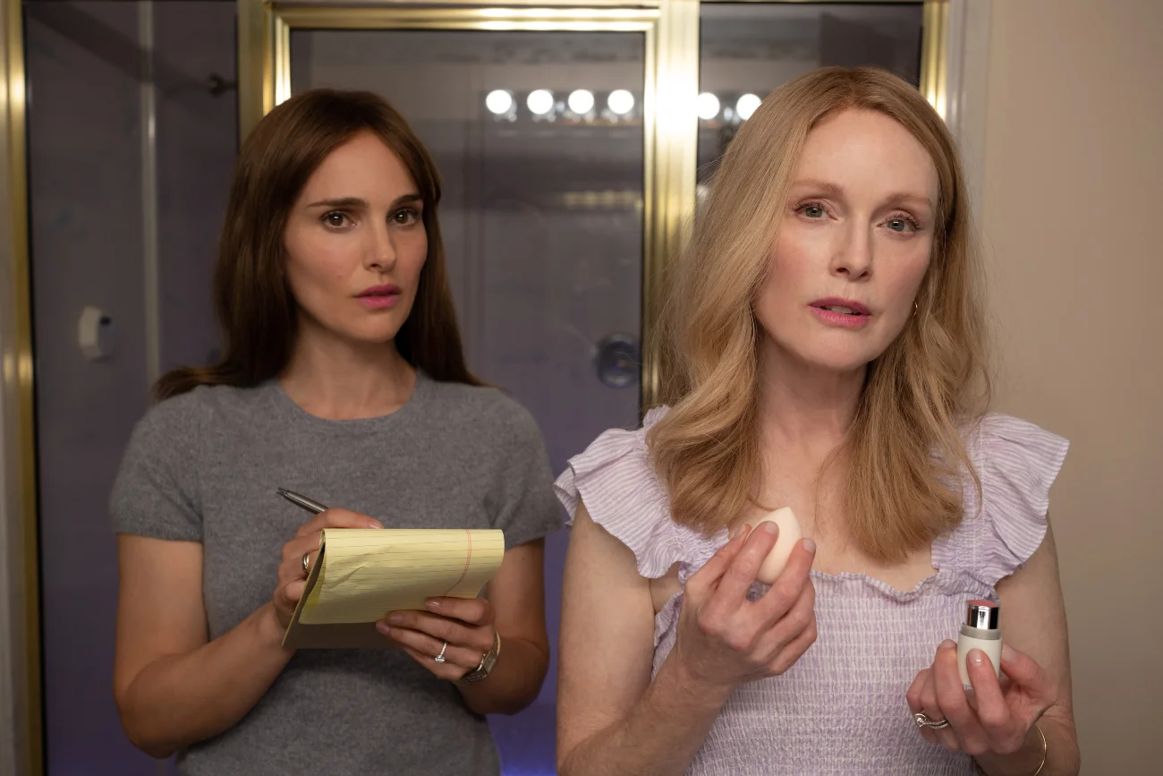 Natalie Portman i Julianne Moore w filmie "Obsesja".