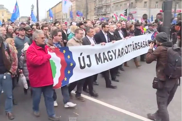 Na ulicach Budapesztu co jakiś czas powtarzają się manifestacje przeciwko rządom Viktora Orbana.