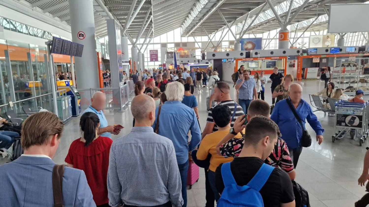 Zamieszanie na Lotnisku Chopina. Po tym pilot odwołał lot