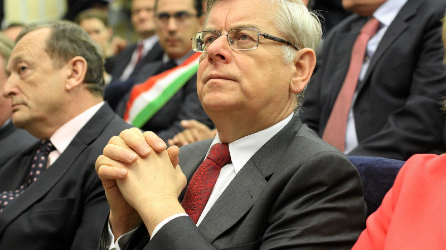 Doradca Prezydenta Tomasz Nałęcz ponownie krytykuje Andrzeja Dudę i zarzuca mu składanie obietnic niezgodnych z polskim prawem.