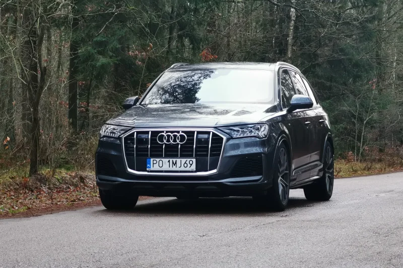W najnowszym wydaniu Audi Q7 wydłużył się o 11 mm, przez co ma teraz 5063 mm długości