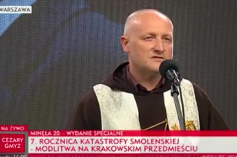 Ksiądz Tokarczyk mówił o egzorcyzmach podczas rocznicy katastrofy smoleńskiej.