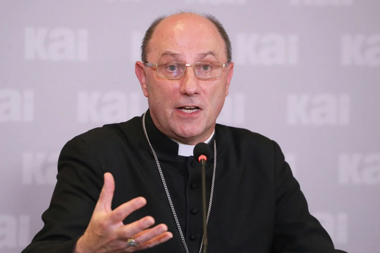 Prymas Polski abp Wojciech Polak podkreślił, że Kościół nie identyfikuje się z żadną partią polityczną