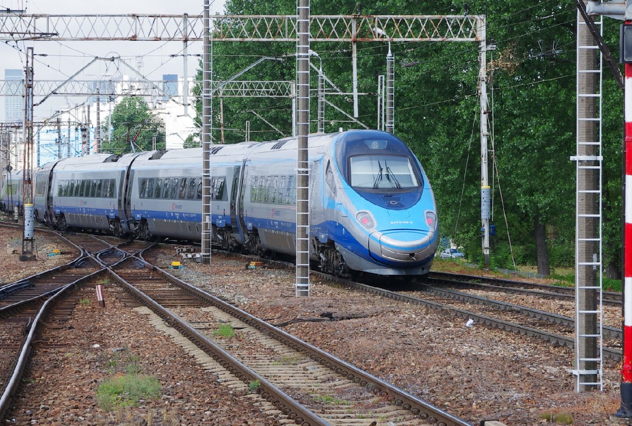 Pułtusk. Tak się upił, że zasnął na torach. Przejechało nad nim Pendolino.