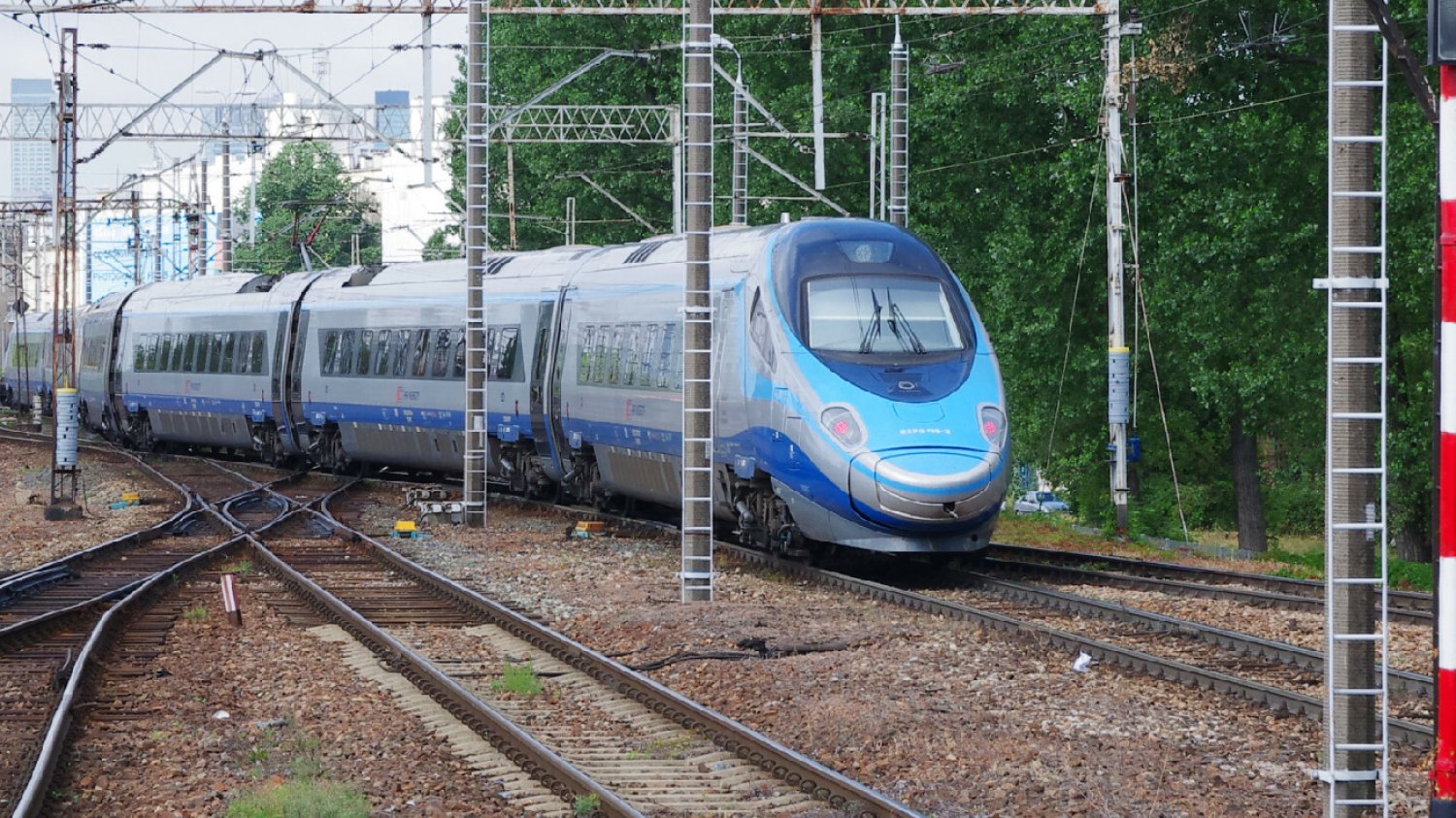 Pułtusk. Tak się upił, że zasnął na torach. Przejechało nad nim Pendolino.