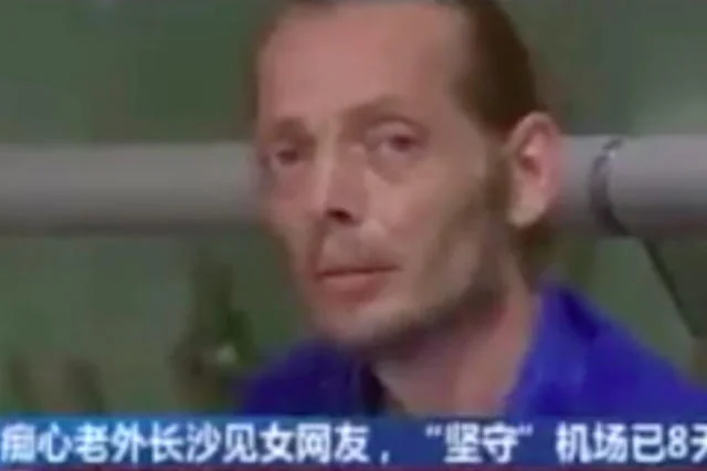 Pieter Cirk czekał na ukochaną przez 10 dni. W końcu został zabrany do szpitala.